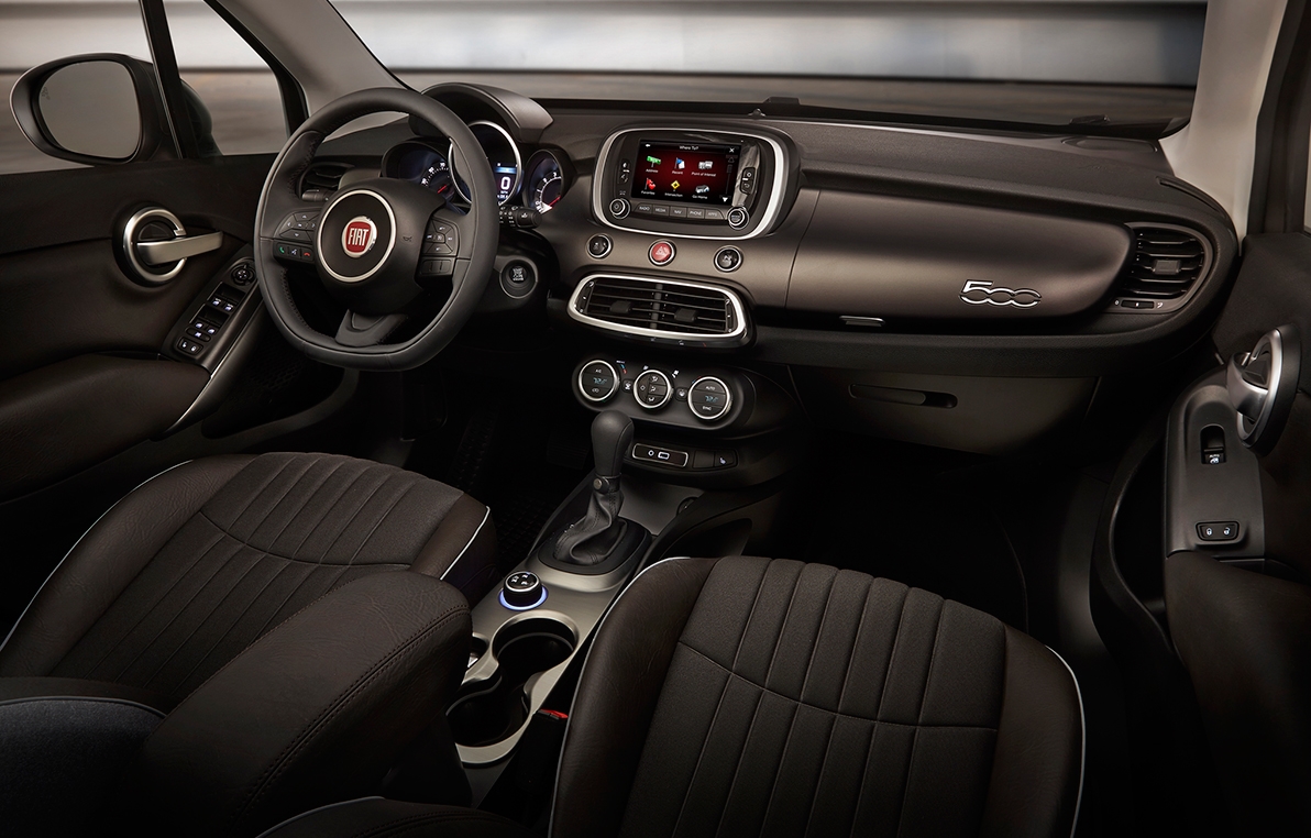 Fiat 500X interior front view